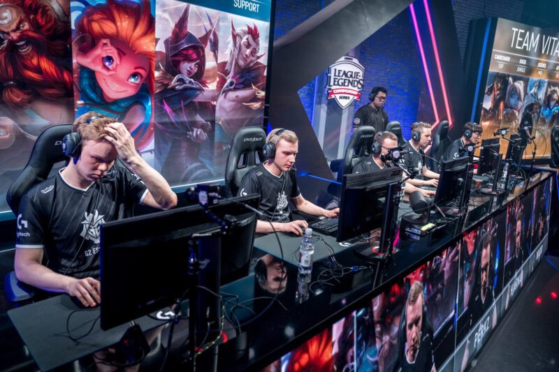 Esports & Kompetisi: Mengubah Permainan dan Membentuk Masa Depan Hiburan