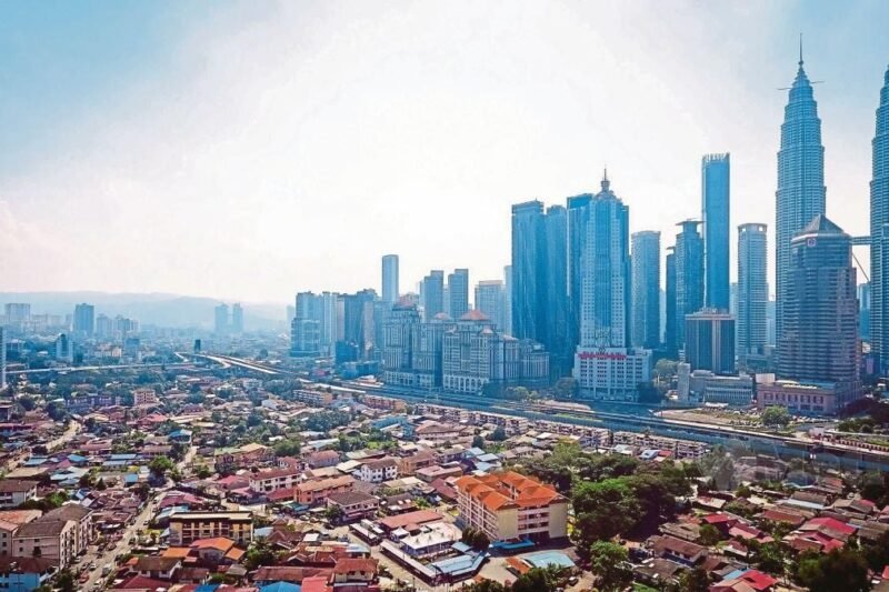 Krisis Ekonomi Politik 2025: Gelombang Ketidakpastian dan Dampak Global
