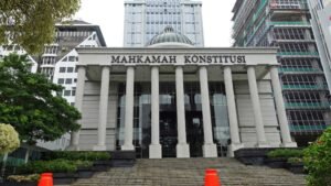 Politik Konstitusi 2025: Dinamika, Tantangan, dan Prospek Reformasi Hukum Dasar