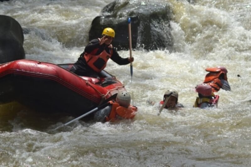 Persiapan Sebelum Arung Jeram: Menaklukkan Jeram dengan Aman dan Menyenangkan