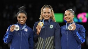 Atlet dan Dunia Bisnis: Ketika Keterampilan di Lapangan Bertemu dengan Kecerdasan Finansial